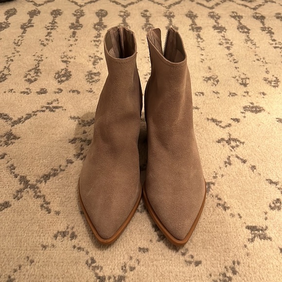 NEW Dolce Vita 9.5 Suede Ankle Boot - Picture 6 of 10